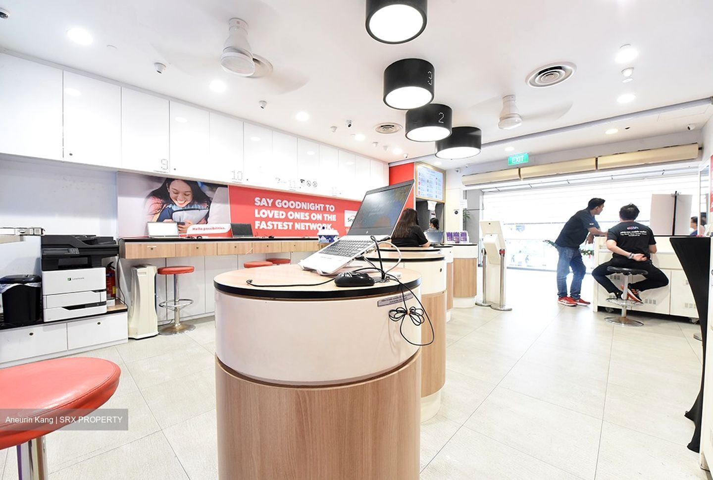 Lucky Plaza (D9), Retail #446332901